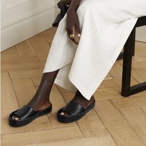 KHAITE VENICE SANDAL BLACK LEATHER SLIDE SIZE 38.5